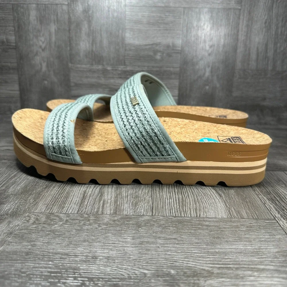 Reef cushion vista